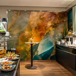 4* מלון Mercure