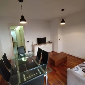  Apartamento Acogedor Climatizado Supercéntrico Con Parking Y Ascensor En El Corazón De España